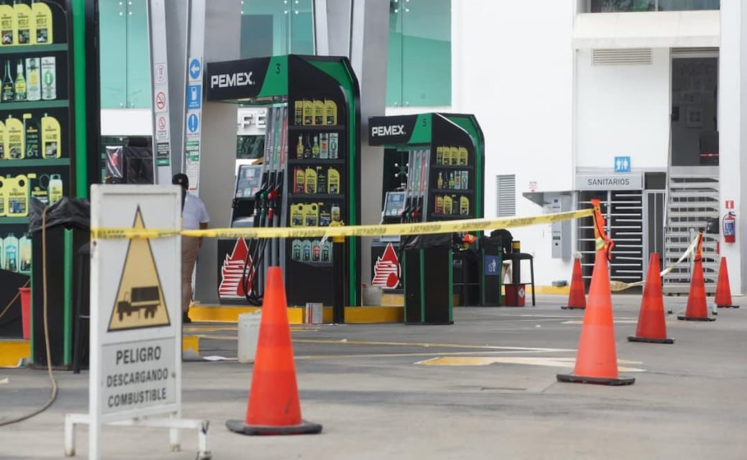 Gasolineras cierran por falta de combustible en Oaxaca; atribuyen problema a protesta magisterial.
Foto: Edwin Hernández