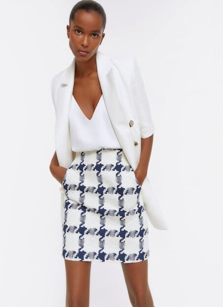 La guía definitiva para usar faldas si eres una mujer petite