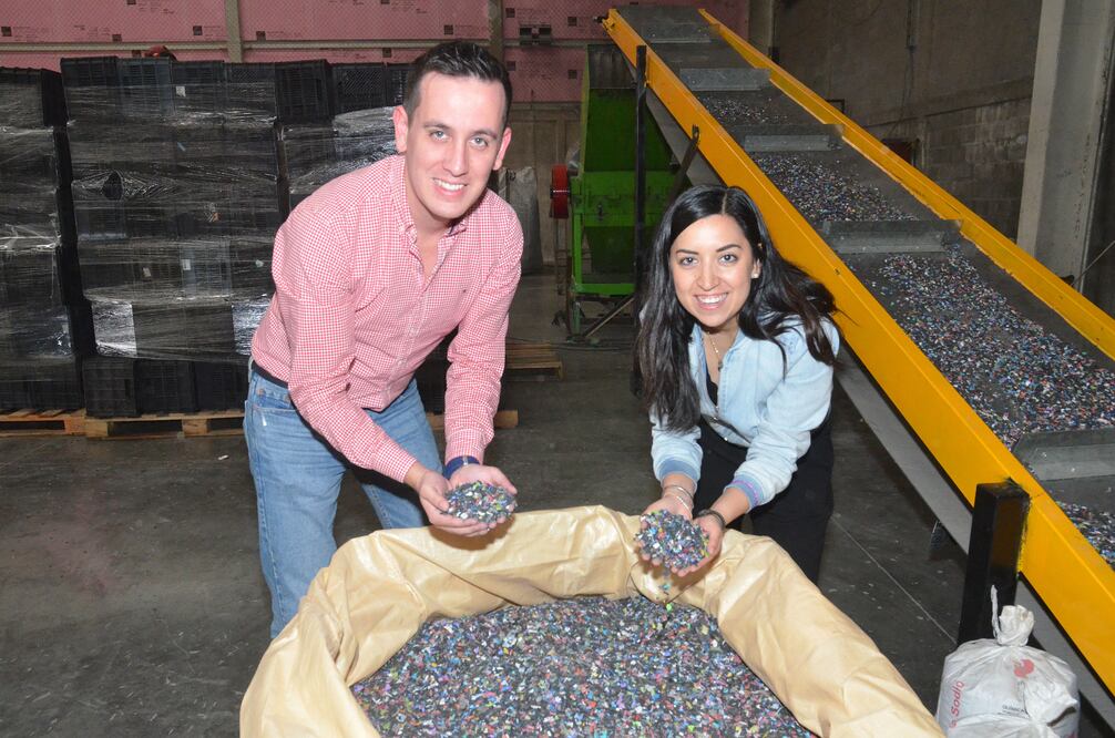 Reciclan plástico y dan trabajo a pepenadores