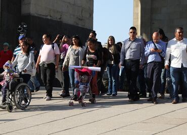 "No nos han cumplido", dicen padres de niños con cáncer en mesa de diálogo con Segob