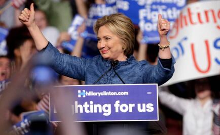 Siguiente presidente debe romper barreras, no construir muros: Hillary Clinton