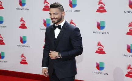 ¿Cuánto cuestan los tenis blancos de Maluma?