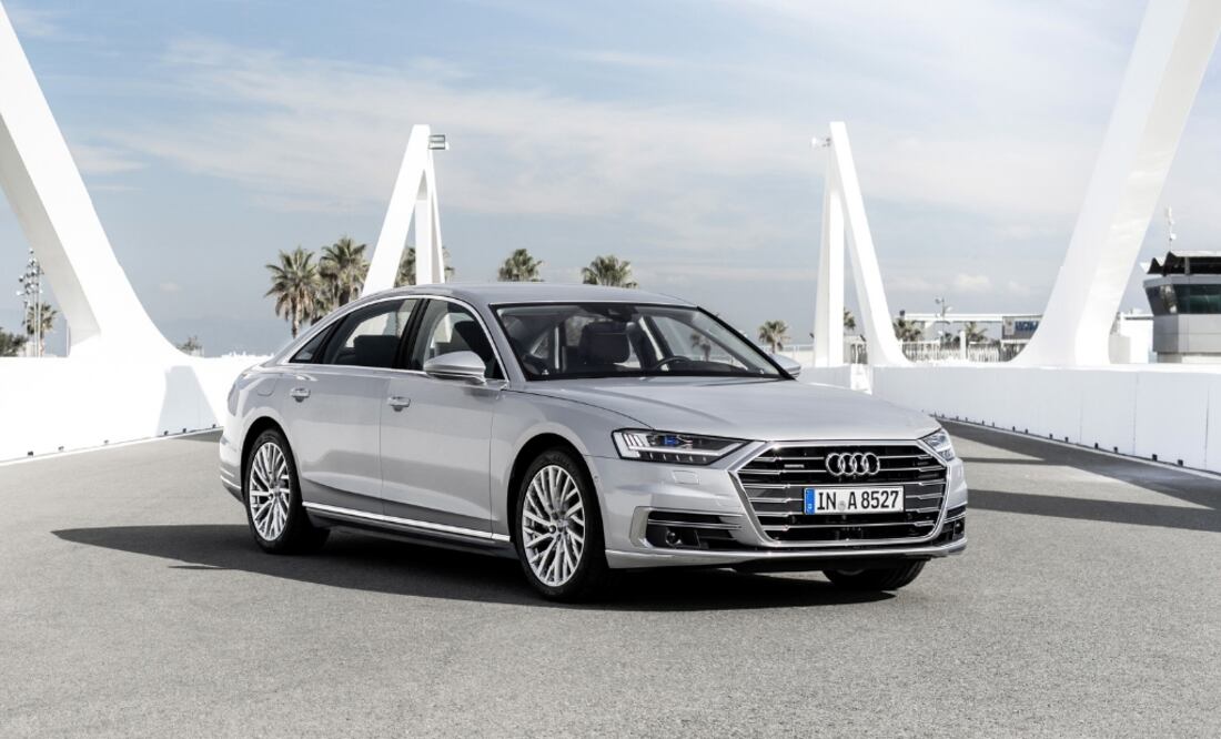 El sedán de lujo mide más de 5 metros