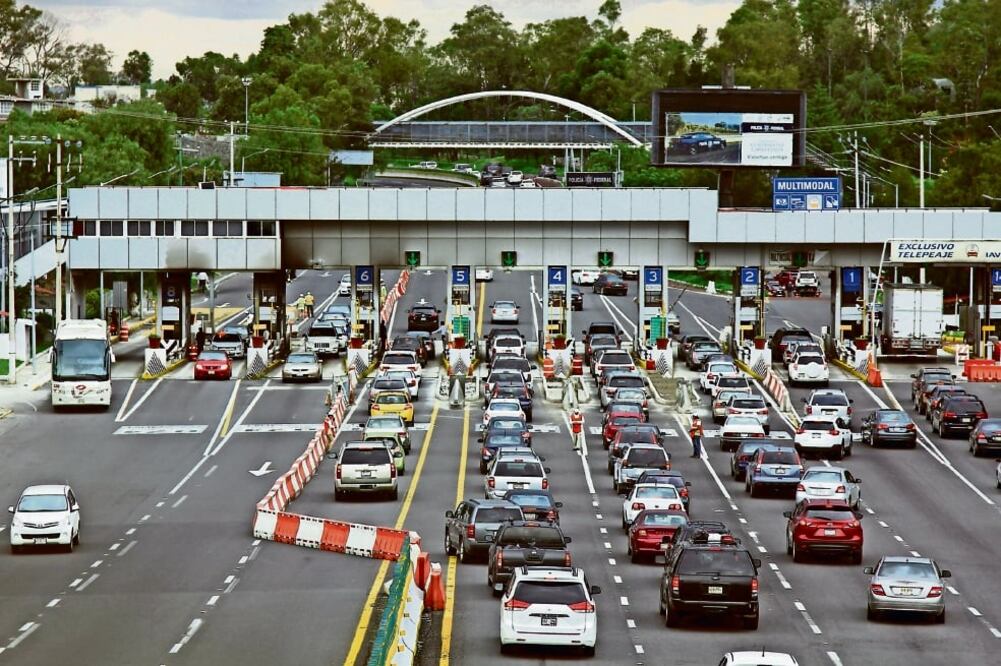 La firma de seguros trabaja de cerca con la AMIS para implementar la póliza obligatoria en todas las carreteras federales del país (ARCHIVO EL UNIVERSAL)