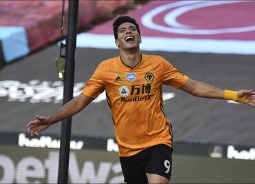 Raúl Jiménez y los Wolves, por el boleto a la Champions League