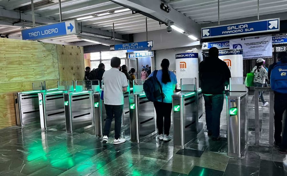 El director del Metro mencionó que los nuevos torniquetes planean que las personas se movilicen más rápidamente  (30/11/2025). Foto: Especial