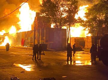 Se incendia área federal de la Central de abasto, en CDMX FOTOS