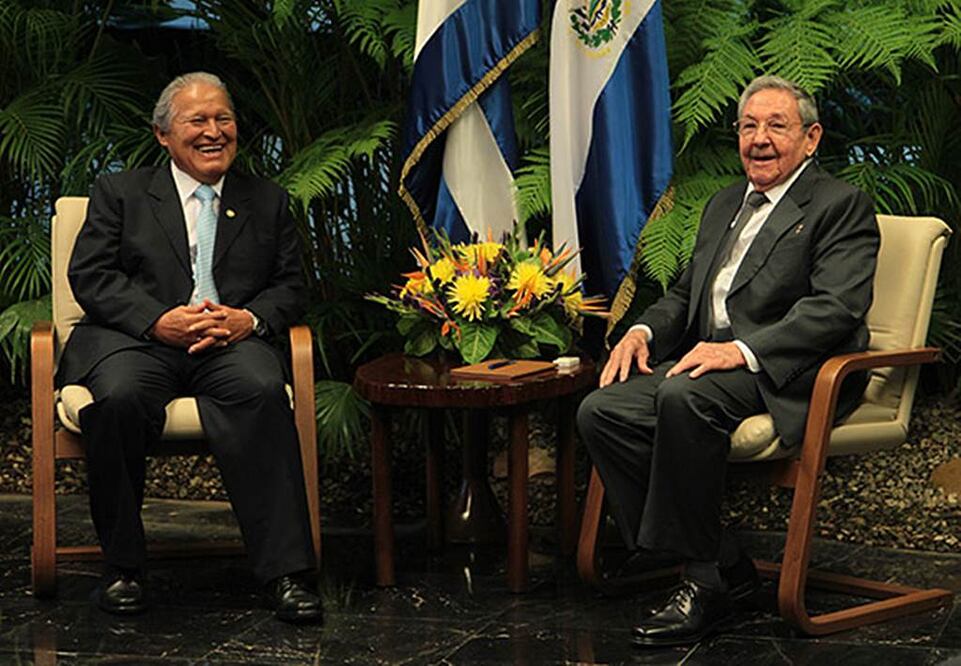 Los mandatarios de Cuba y El Salvador dialogaron sobre temas de mutuo interés de la agenda internacional y regional Foto: cubadebate.cu/Archivo