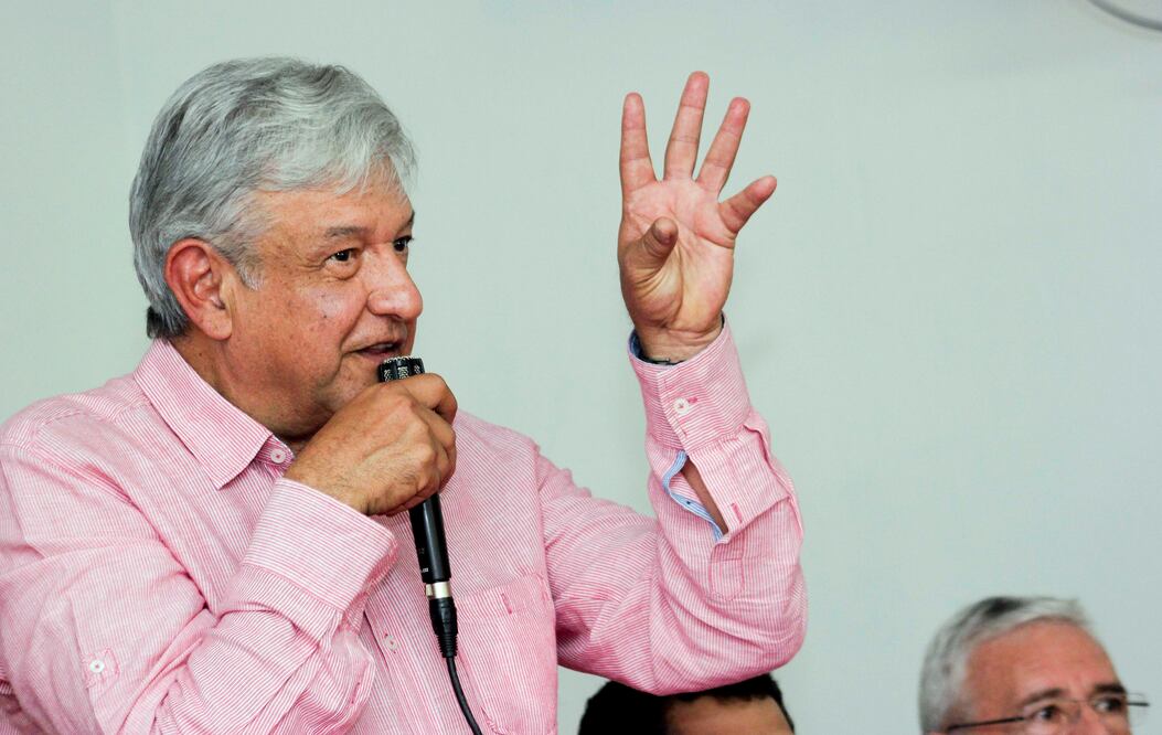 López Obrador pide a EPN que regrese de su viaje en Francia (ARCHIVO EL UNIVERSAL)
