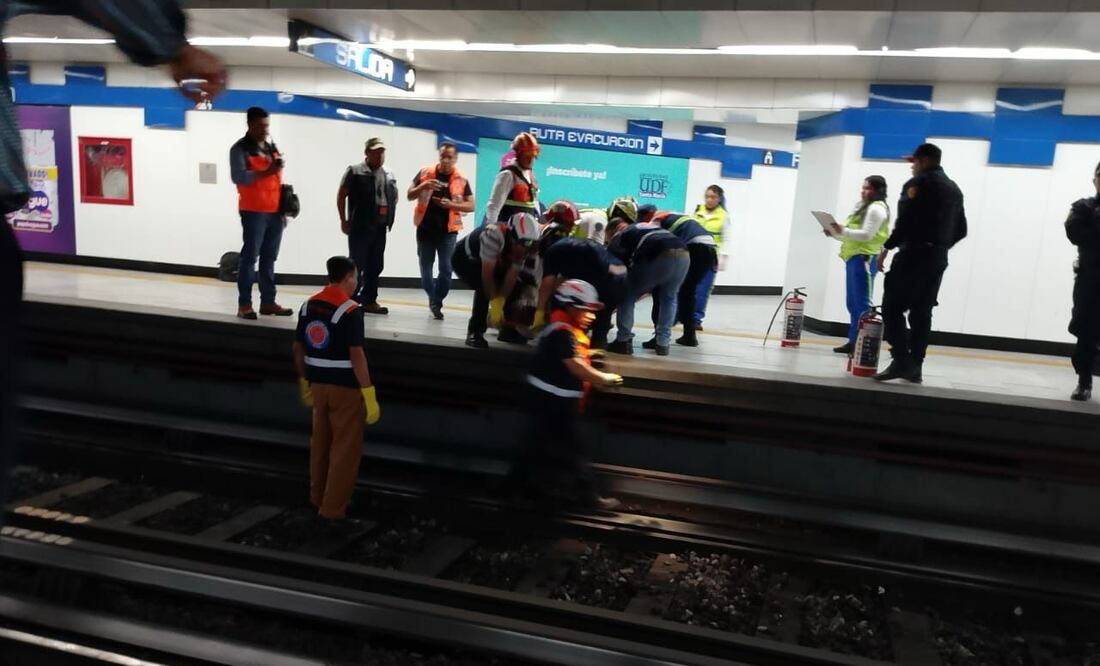 Un hombre perdió la vida al arrojarse a las vías del Metro, en la estación Revolución de la Línea 2. (Foto: especial)