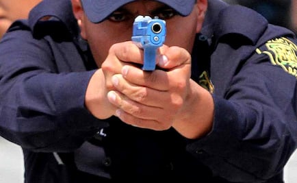 Investigan a policía por amenazar a menor con arma de fuego en el Metro