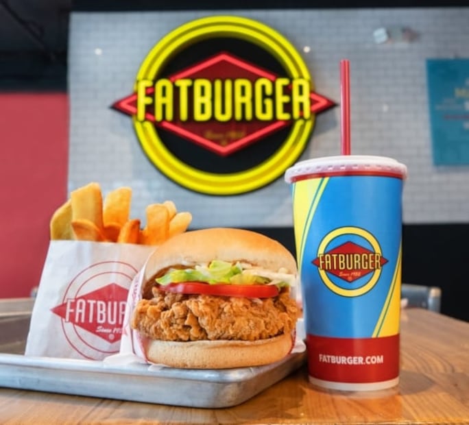 Fatburger llega a México con hamburguesas y alitas en el mismo lugar