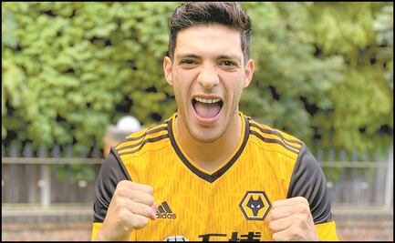 Raúl Jiménez extiende contrato con los Wolves hasta 2024