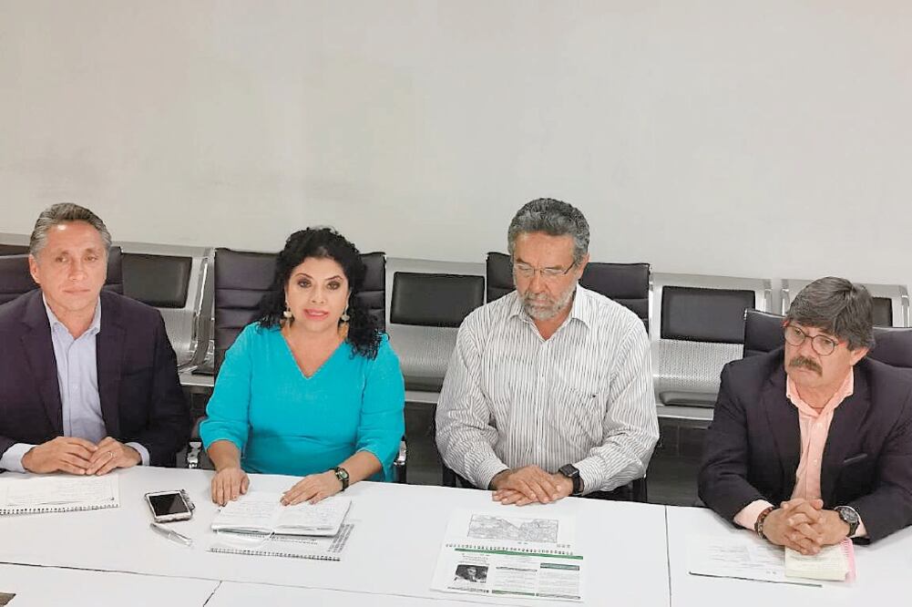 Suspensión. La edil de Iztapalapa, Clara Brugada, detalló que por los cortes repartirán agua con un centenar de pipas de 10 mil litros. Foto: ESPECIAL