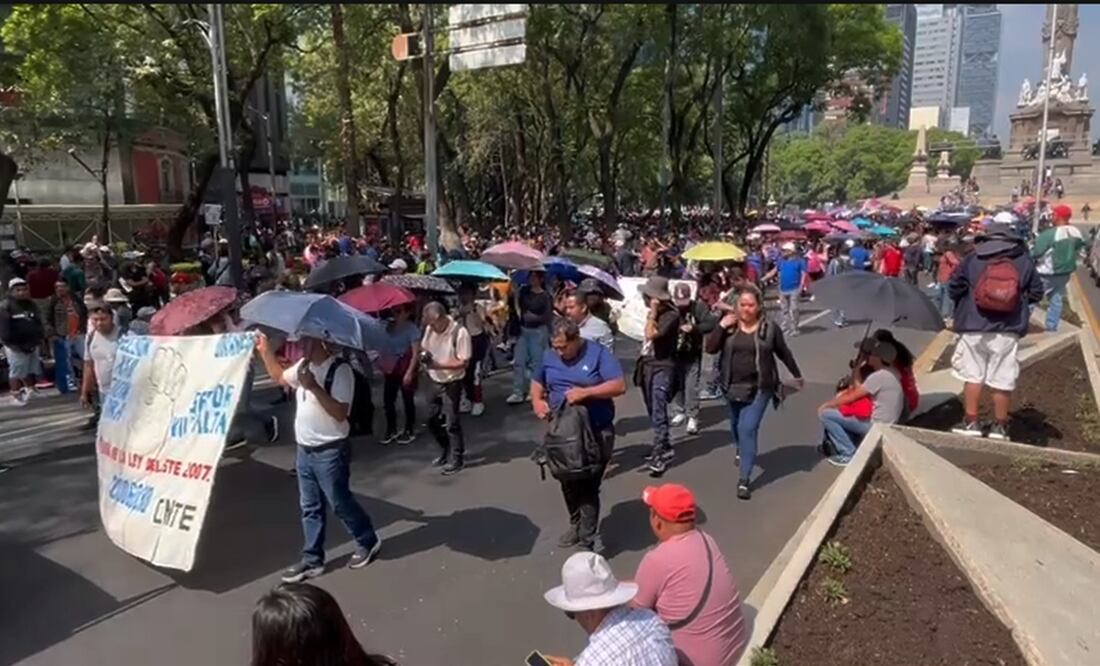 En el 15 día de protestas, maestros de la CNTE marchan del Ángel de la Independencia y de San Cosme a la Glorieta del Caballito en la Ciudad de México, el viernes 30 de mayo de 2025. Foto: especial