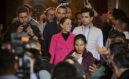 VIDEO: Aglomeran entrada del Metropólitan por estreno del documental de Claudia Sheinbaum