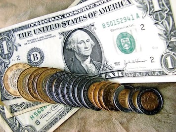 Superpeso inicia fuerte abril, en 16.54 unidades por dólar al mayoreo