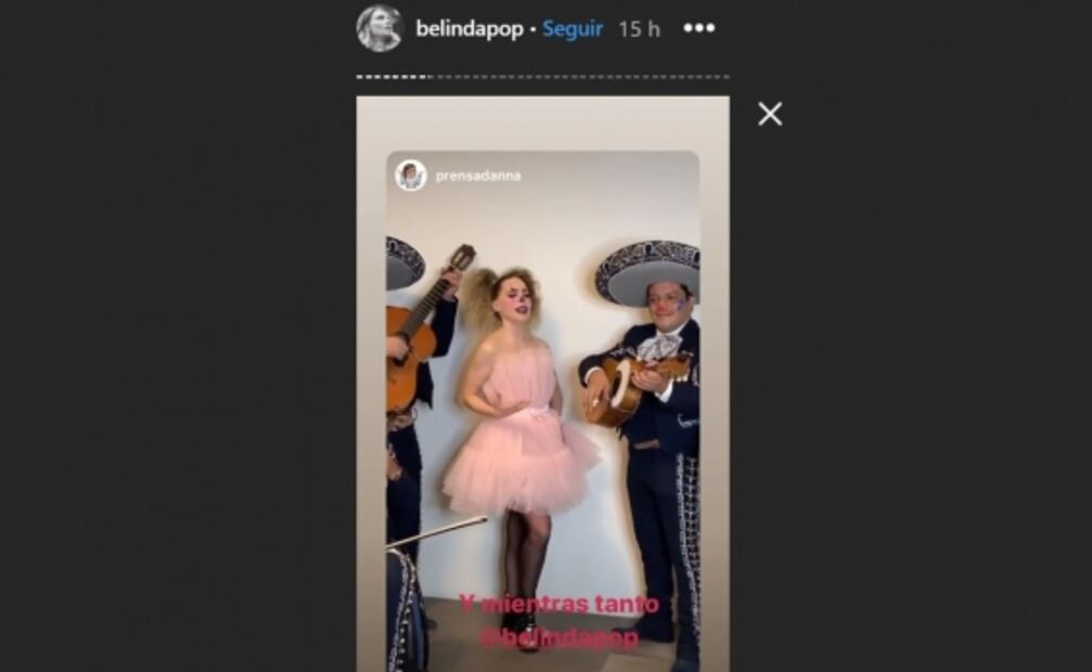 Belinda se transforma en una sexy payasita para prender al Foro Sol