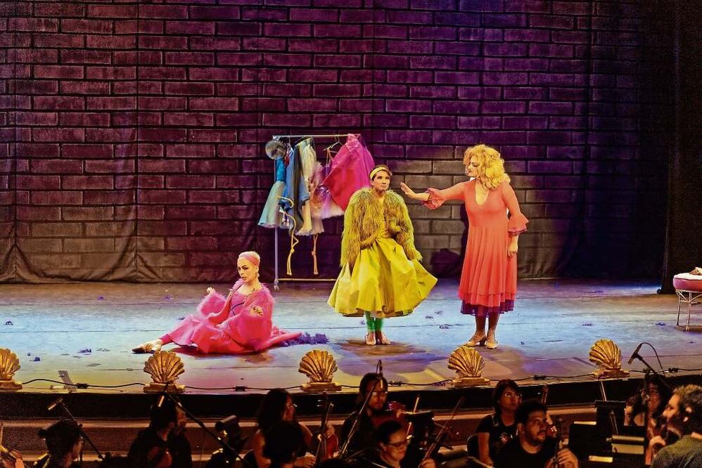 Escena del ballet Cenicienta de la Compañía de Danza de las Artes que dirige Morelia Villarino./ Cortesía Audi Lucem