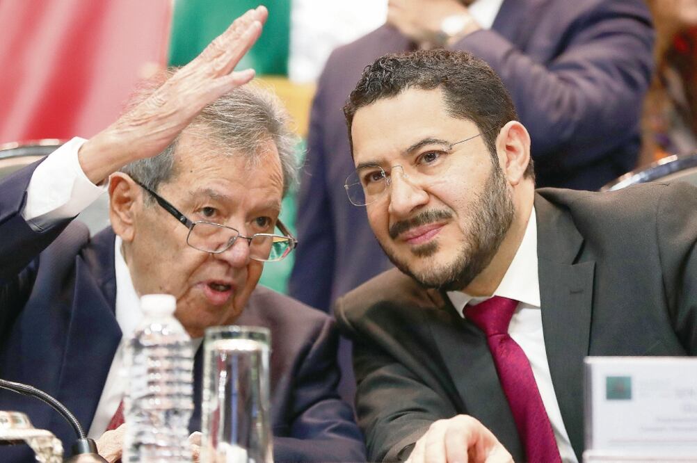 Porfirio Muñoz Ledo, presidente de la Cámara Baja, y Martí Batres, presidente de la Mesa Directiva del Senado de la República. Fotografía: DIEGO SIMÓN. EL UNIVERSAL