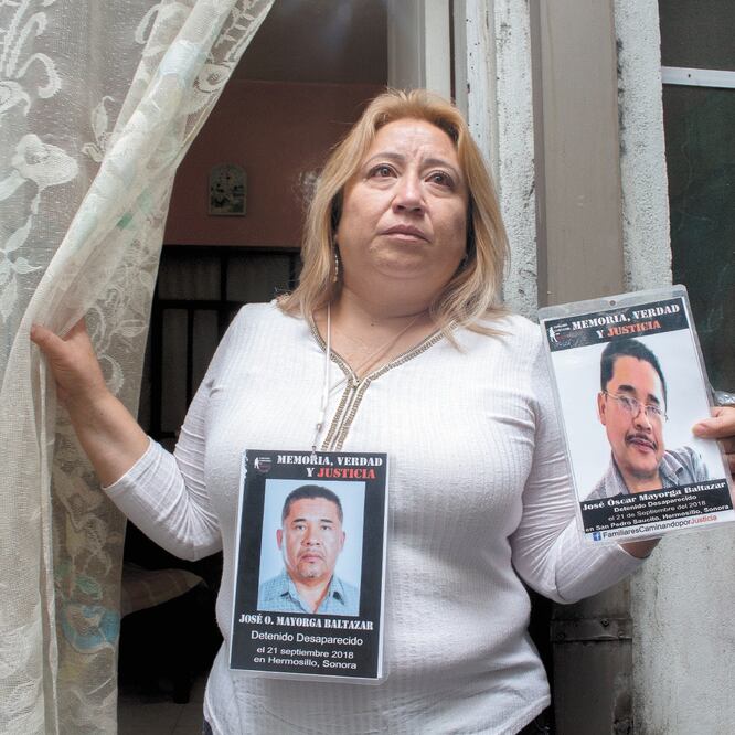 María Teresa ha participado en las caravanas de búsqueda de personas desaparecidas en Michoacán, a pesar de que sabe que no encontrará a su esposo Jóse Óscar en esa entidad; dice que así ayuda a otras familias que padecen lo mismo que ella. FOTOS: CHARBEL