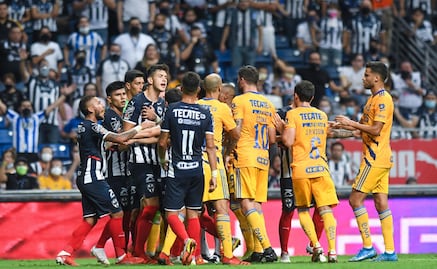 El primer tiempo del Clásico Regio terminó en conflicto