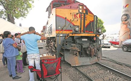 Bloqueos de la CNTE afectan a Ford y siete armadoras