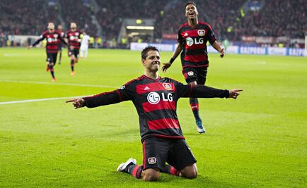 'Chicharito' anota el mejor gol de la primera mitad de la Bundesliga