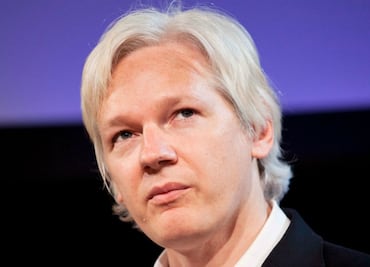 Abogada de Julian Assange pide a Gabriel Boric que interceda ante EU para cerrar el caso
