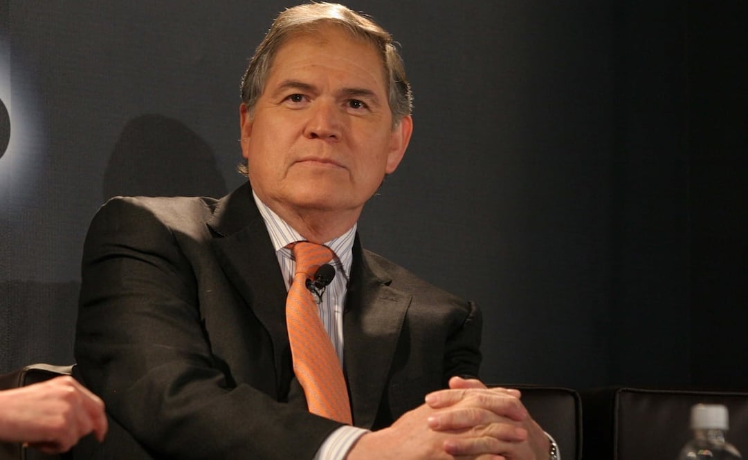 Quién es Liébano Sáenz, al que AMLO acusó de “zopilotear”?