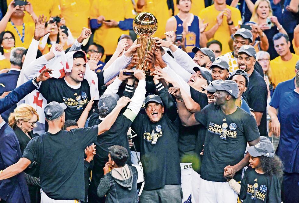 Los actuales campeones de la NBA han ligado 10 victorias, a pesar de la baja de su estrella, Stephen Curry (ARCHIVO. EL UNIVERSAL)