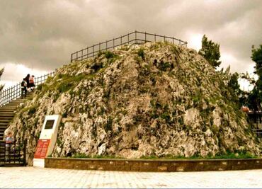 ¿Cuál es la relación entre el Popocatépetl y el Cuexcomate, el volcán más pequeño del mundo?