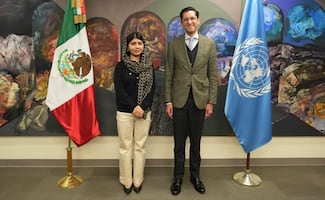 Canciller Velasco sostiene encuentro con Malala Yousafzai; comparte acciones de México contra desigualdades