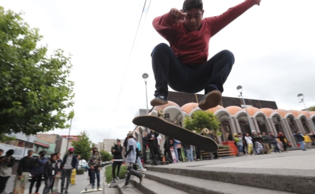Con sus mejores trucos celebran el Día del Skaterboarding en Toluca