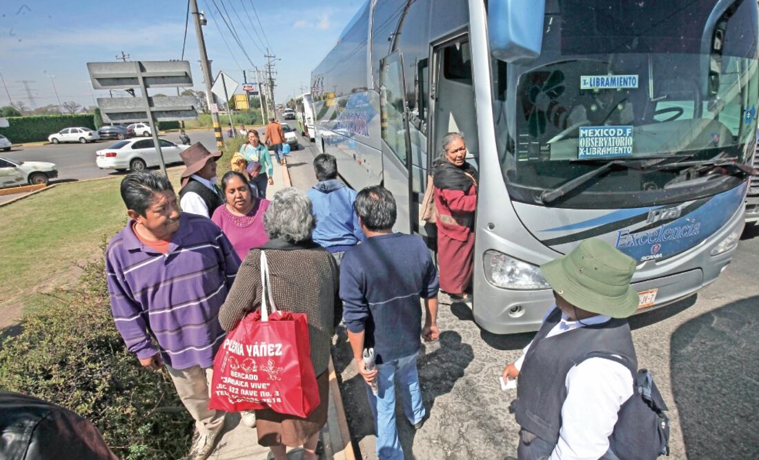 De acuerdo con los testimonios de los pasajeros, los delincuentes que abordan las unidades para asaltarlas cuentan con entre cinco y ocho minutos para cometer el ilícito. (FOTO: JORGE ALVARADO)