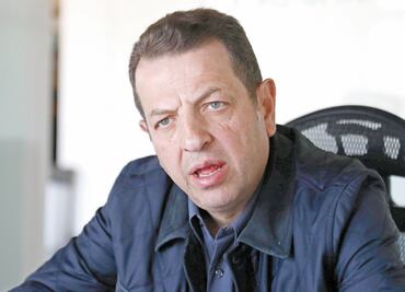 ¿Quién es Fadlala Akabani, titular de Sedeco que retó a médico a dejar su plaza?