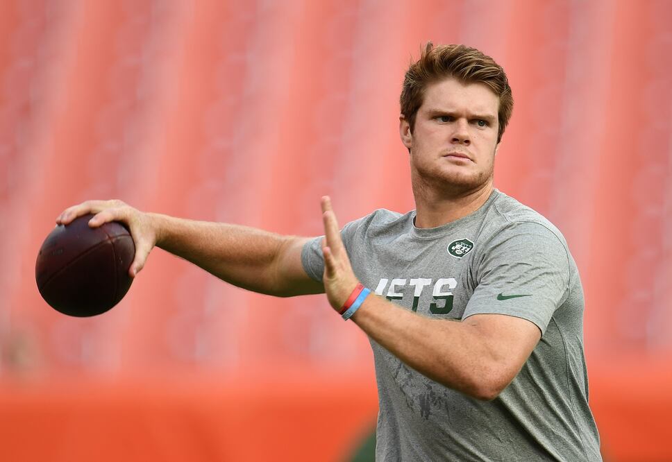 Sam Darnold aún tiene mucho qué aprender. FOTO: AFP