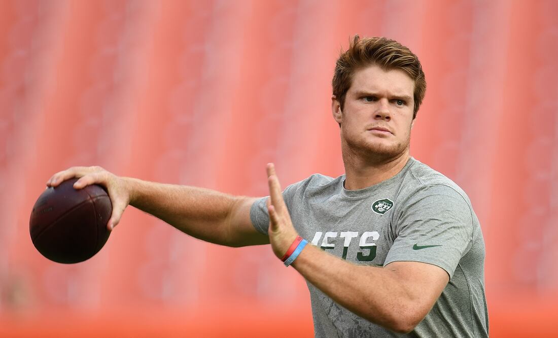 Sam Darnold aún tiene mucho qué aprender. FOTO: AFP