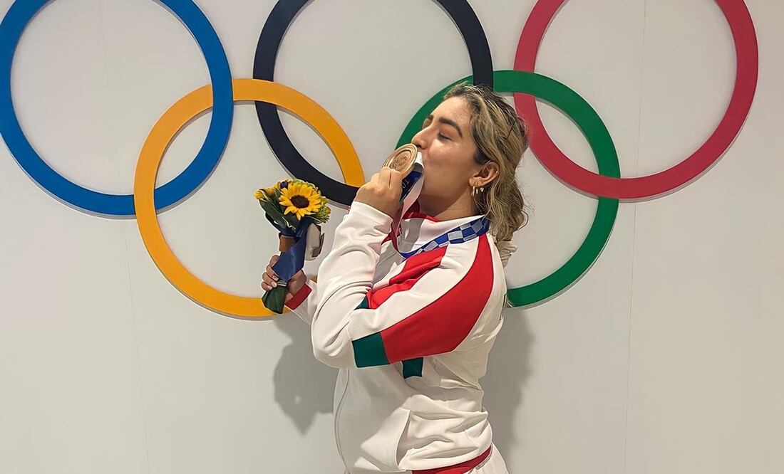 Twitter: @ZavalaAremi