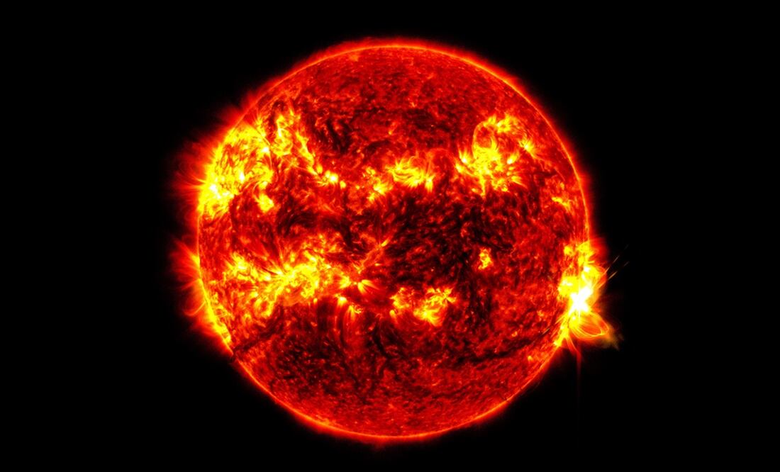 El Observatorio de Dinámica Solar de la NASA dio a conocer una imagen de la fuerte llamarada solar. Foto: X