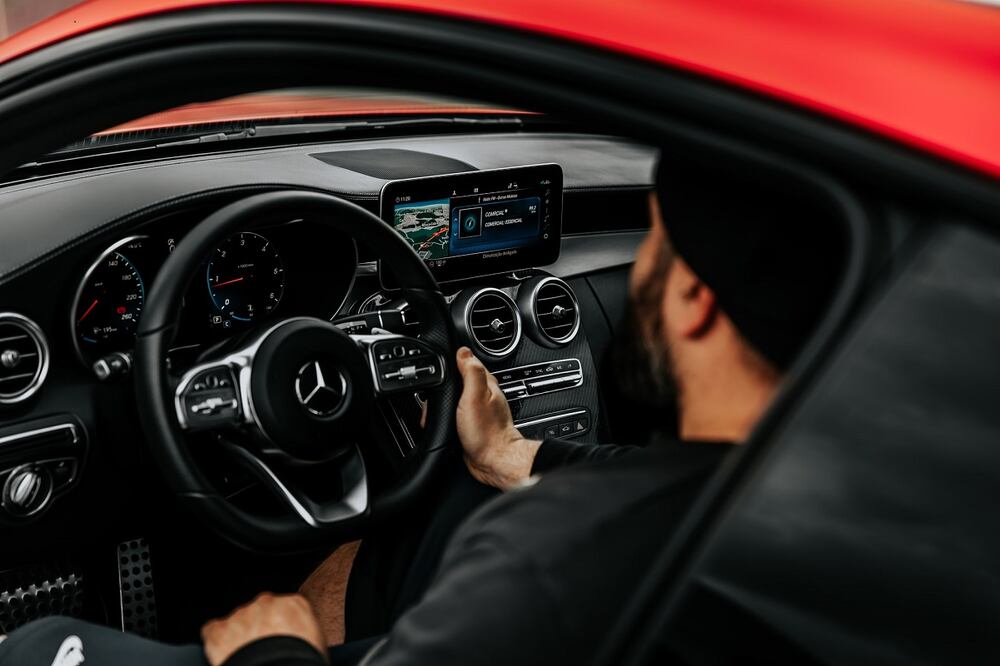 Aprovecha la oportunidad de realizar una prueba de manejo para estar seguro de que conduces el auto adecuado para ti/ Foto: Unsplash