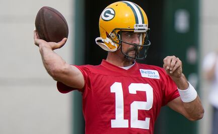 Aaron Rodgers se reportó con los Green Bay Packers tras rumores de su salida