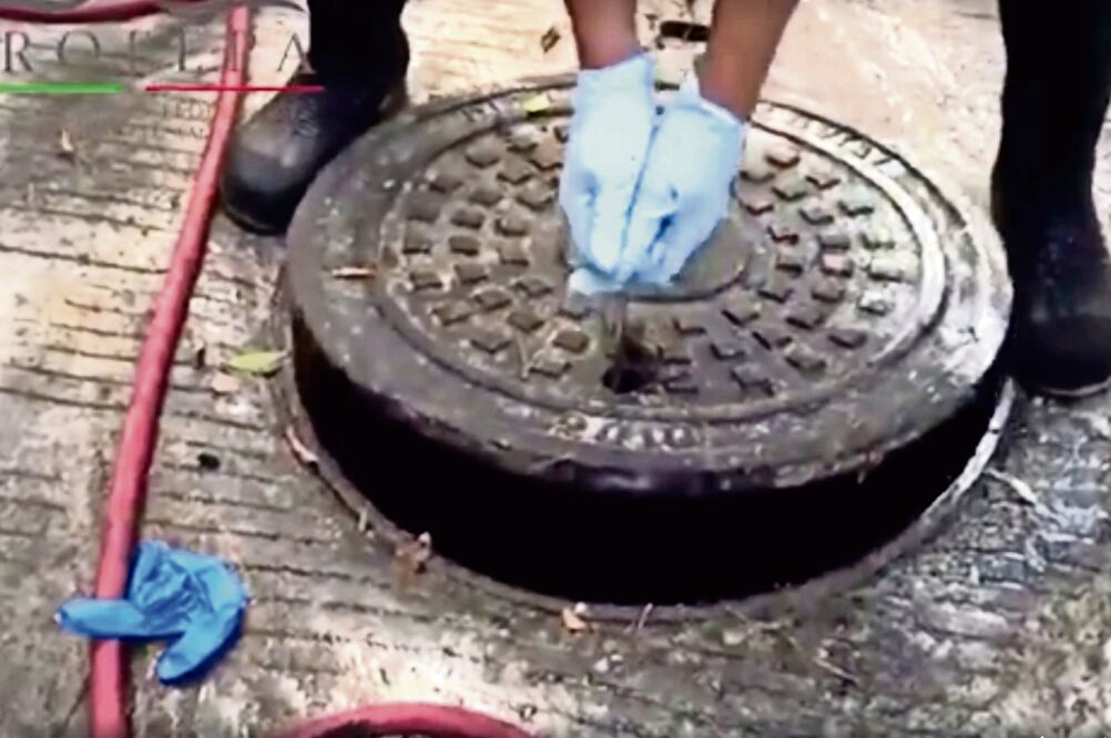 La Profepa informó que el Semefo mantiene residuos biológicos infecciosos a la intemperie, no guarda en refrigeración la sangre y el líquido hemático y fluidos corporales son contenidos en un almacenador de agua (en la imagen) (FOTO TOMADA DE VIDEO)
