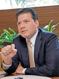 “Sí me voy a inscribir para ser candidato a jefe de Gobierno”: Víctor Hugo Lobo