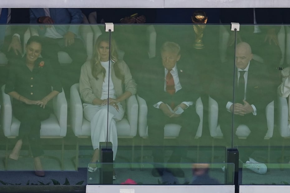 Claudia Sheinbaum, Melania Trump, Donald Trump y Gianni Infantino en la final del Mundial de 2026 - Foto: AP