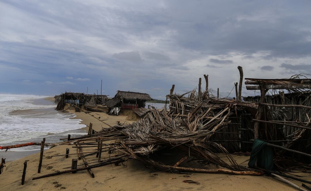Damages left by hurricane “Bud” in Acapulco, Guerrero – Photo: David Guzmán/EFE