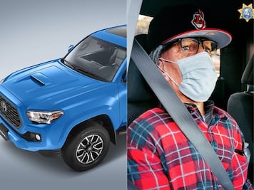 Conductor utiliza maniquí para engañar a la policía y circular por carril confinado