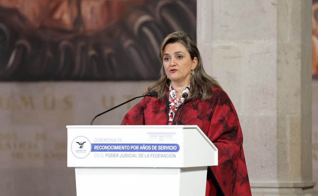Entregan reconocimiento a trabajadores del PJF por años de servicio; ministra Ríos Farjat reafirma el valor de la independencia judicial. Foto: Cortesía