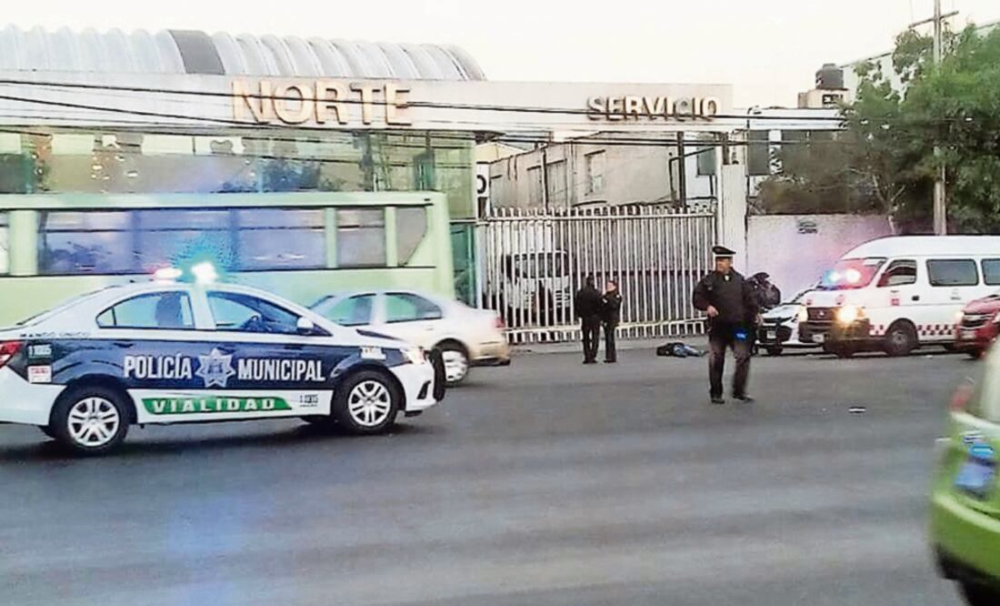 Policía muere al frustar asalto en autobús