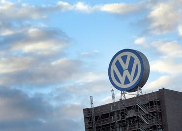 VW acepta irregularidades en emisiones de 800 mil autos